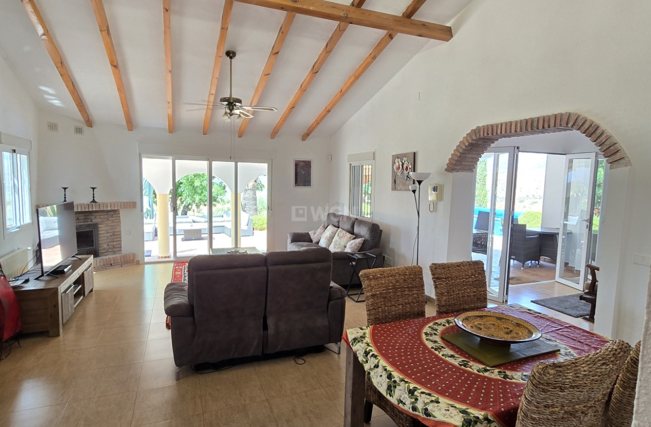 Resale - Villa - Vinuela - Inland