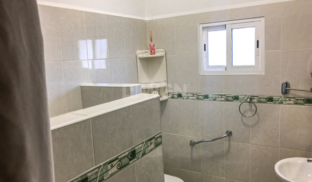 Resale - Villa - Vinuela - Inland