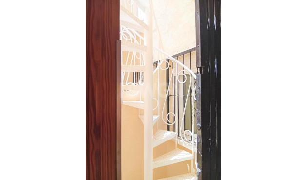 Resale - Apartment / flat - Orihuela Costa - La Florida