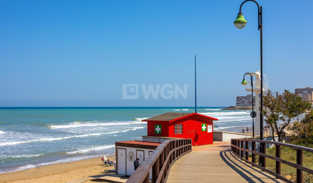 Odsprzedaż - Mieszkanie w bloku - Torrevieja - La Mata