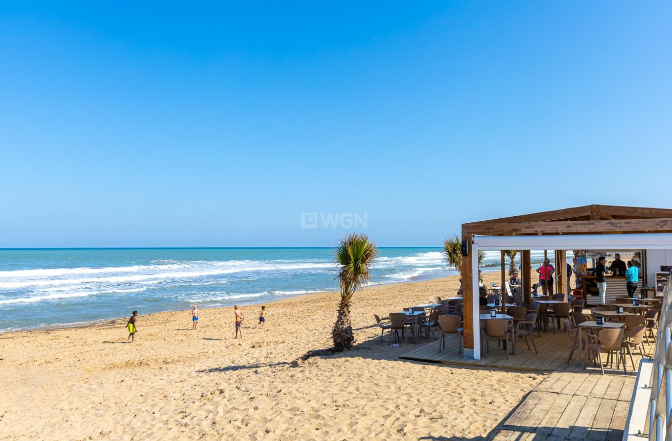 Odsprzedaż - Mieszkanie w bloku - Torrevieja - La Mata