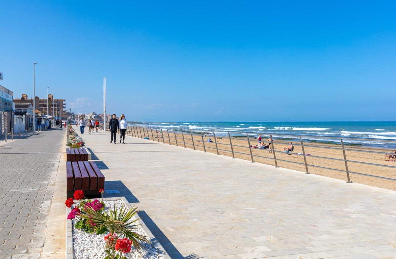 Odsprzedaż - Mieszkanie w bloku - Torrevieja - La Mata