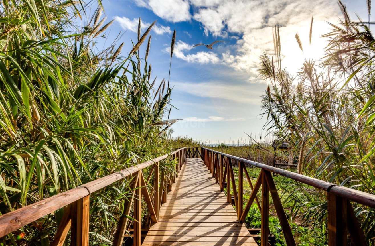 Odsprzedaż - Mieszkanie w bloku - Torrevieja - La Mata
