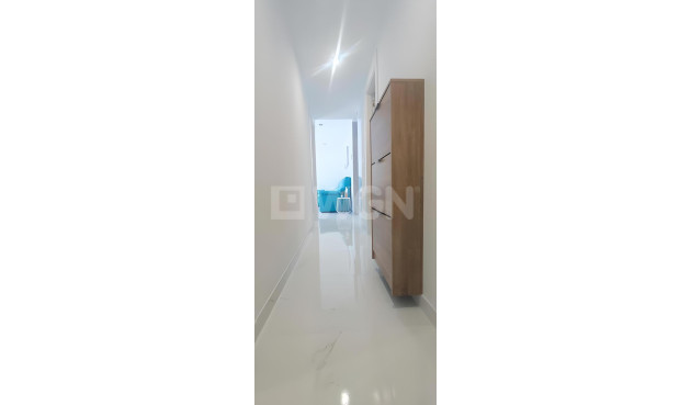 Odsprzedaż - Mieszkanie w bloku - Torrevieja - Cabo Cervera