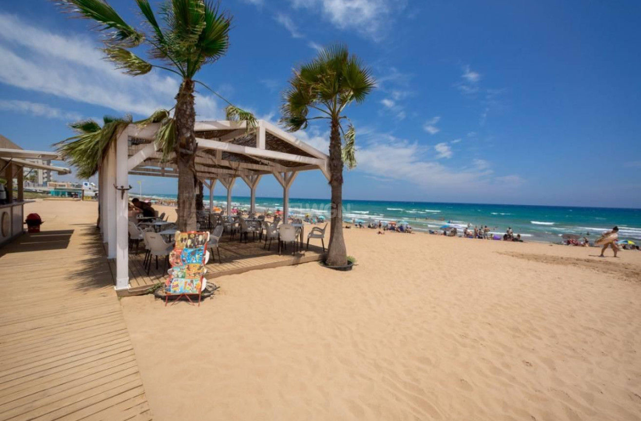 Odsprzedaż - Mieszkanie w bloku - Torrevieja - Cabo Cervera