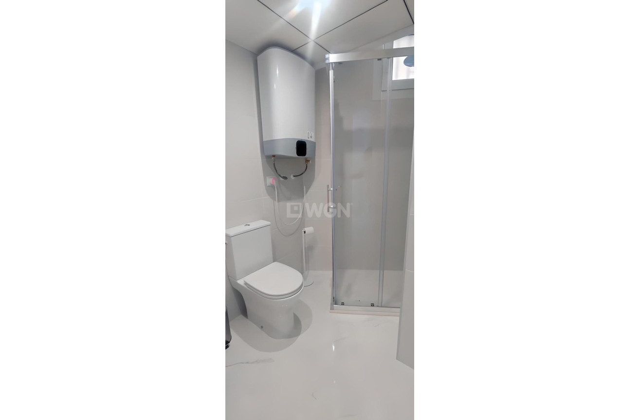 Odsprzedaż - Mieszkanie w bloku - Torrevieja - Cabo Cervera