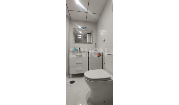 Odsprzedaż - Mieszkanie w bloku - Torrevieja - Cabo Cervera