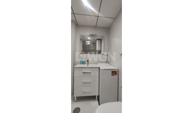 Odsprzedaż - Mieszkanie w bloku - Torrevieja - Cabo Cervera