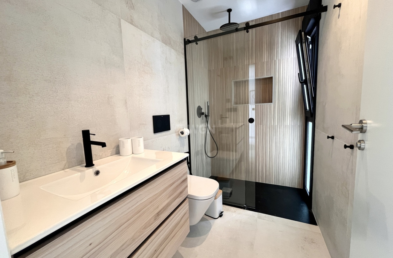 Odsprzedaż - Mieszkanie w bloku - La Zenia - Costa Blanca