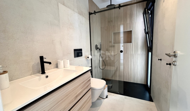 Odsprzedaż - Mieszkanie w bloku - La Zenia - Costa Blanca