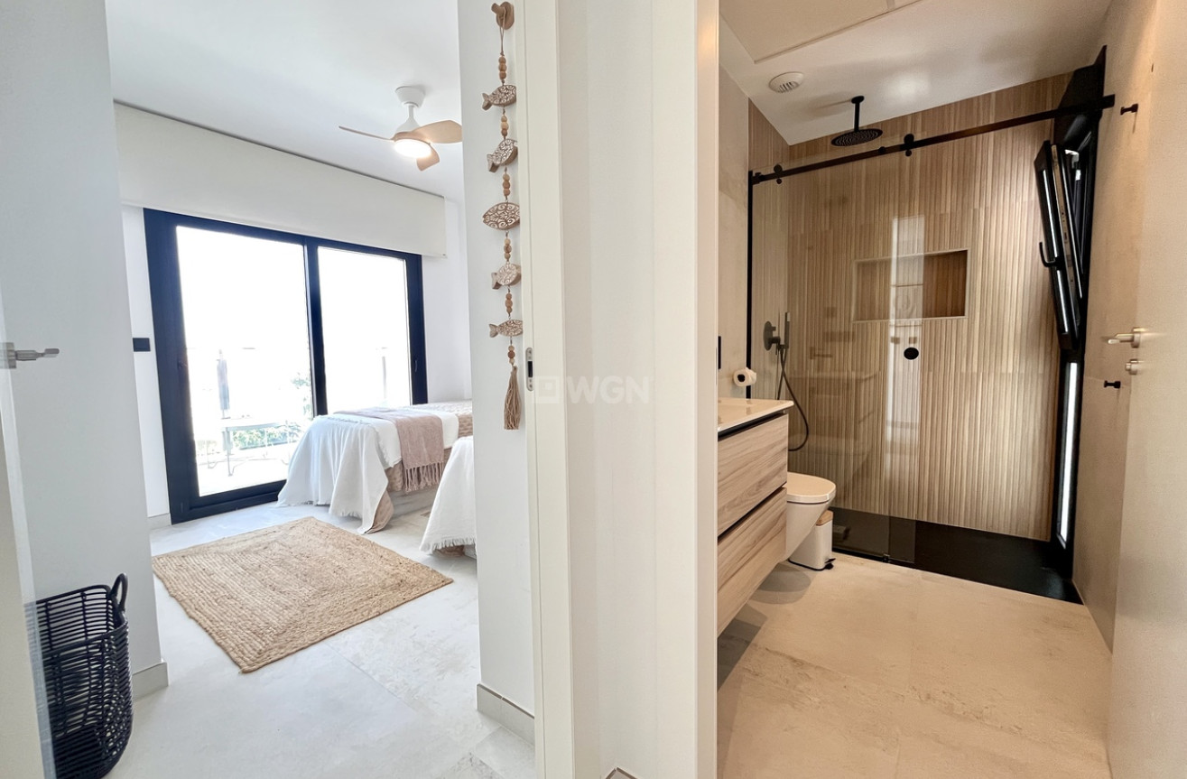 Odsprzedaż - Mieszkanie w bloku - La Zenia - Costa Blanca