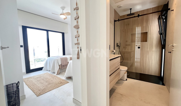 Odsprzedaż - Mieszkanie w bloku - La Zenia - Costa Blanca