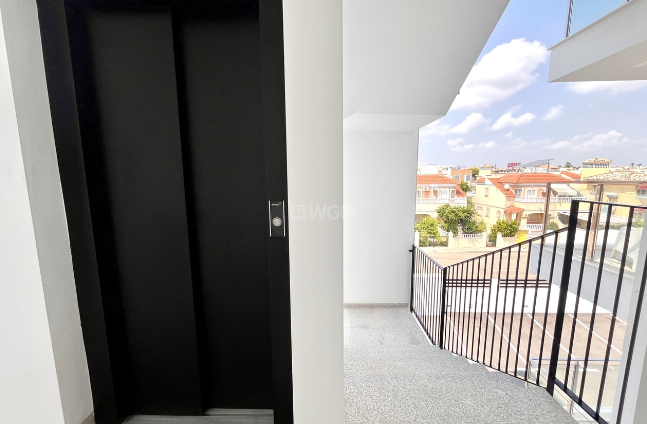 Odsprzedaż - Mieszkanie w bloku - La Zenia - Costa Blanca