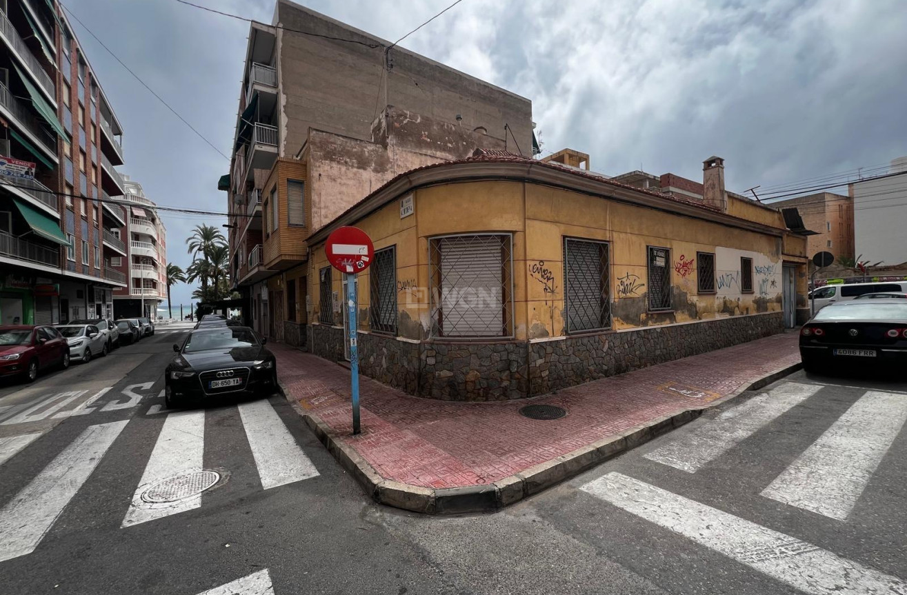 Odsprzedaż - Działka / Grunt - Torrevieja - Playa del Cura