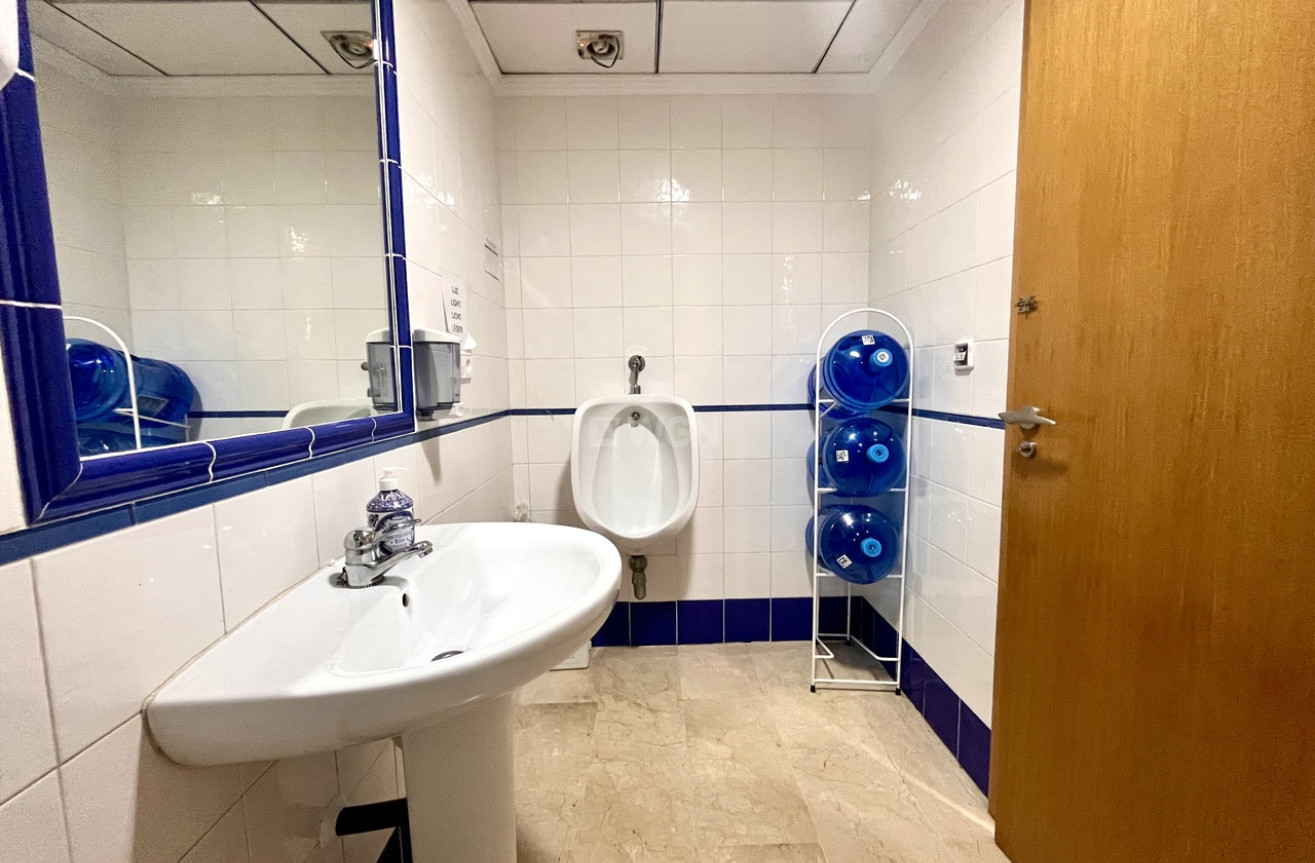 Odsprzedaż - Reklama w telewizji - Villamartin - Costa Blanca