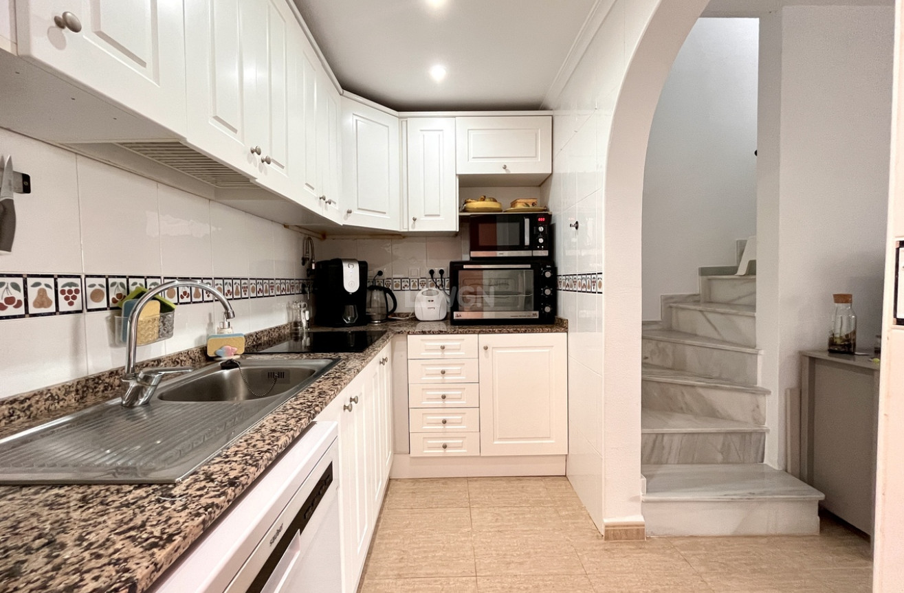 Resale - Townhouse - Avileses - Inland