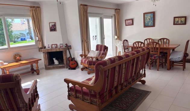 Odsprzedaż - Mieszkanie w bloku - Los Dolses - Inland