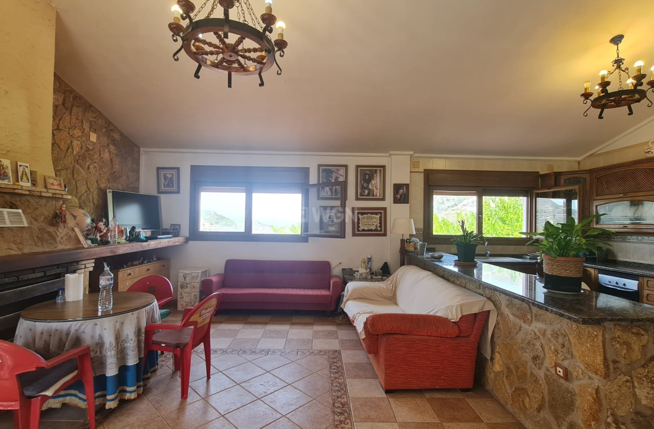 Odsprzedaż - Villa - Petrer - Inland