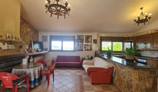 Odsprzedaż - Villa - Petrer - Inland