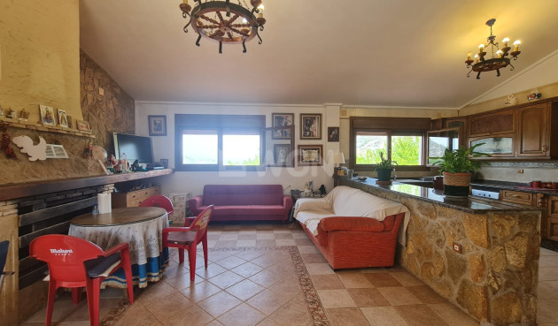 Odsprzedaż - Villa - Petrer - Inland