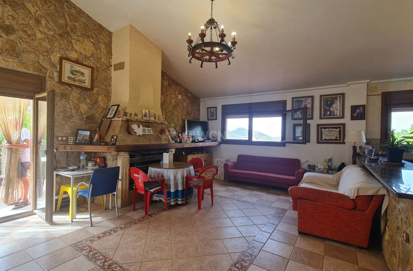 Odsprzedaż - Villa - Petrer - Inland