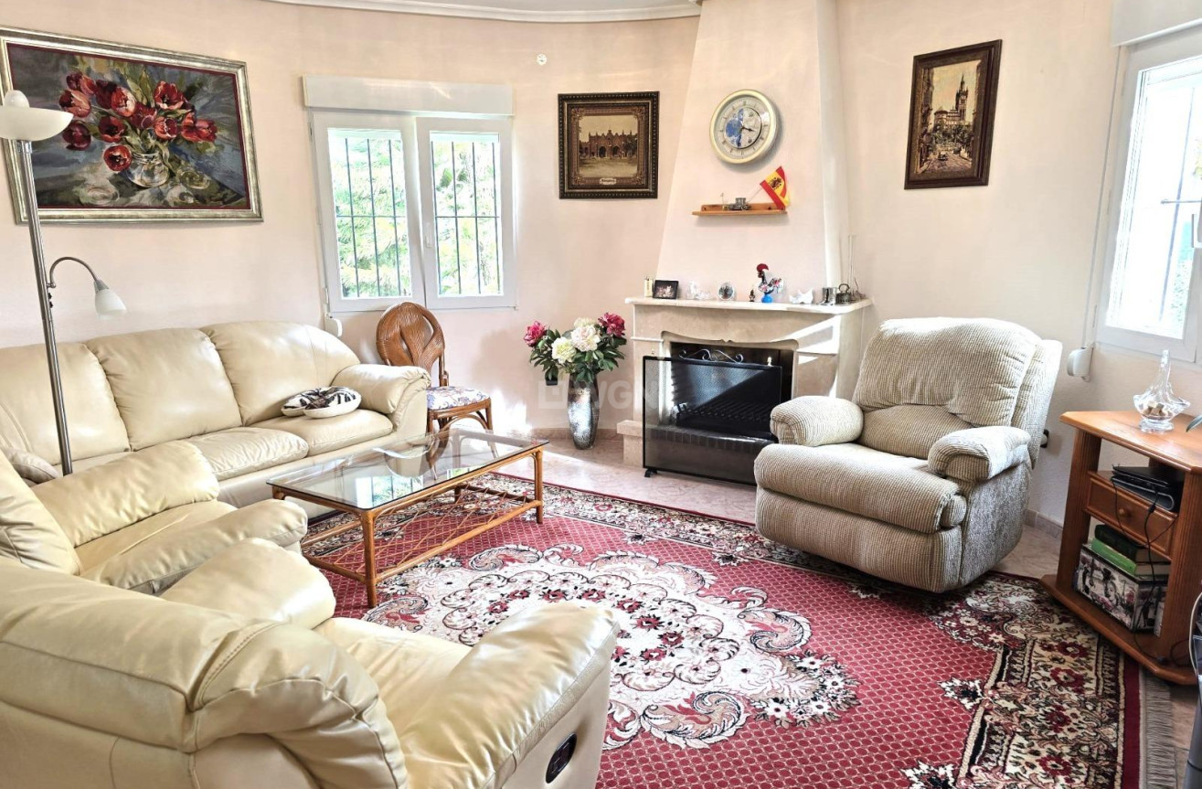 Resale - Villa - Orihuela Costa - Playa Flamenca