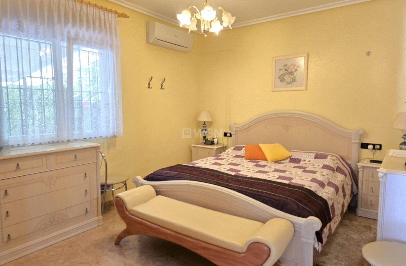 Resale - Villa - Orihuela Costa - Playa Flamenca