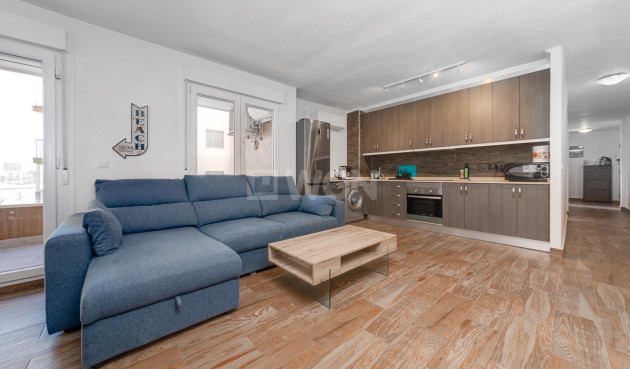 Odsprzedaż - Mieszkanie w bloku - Torrevieja - Playa del Cura