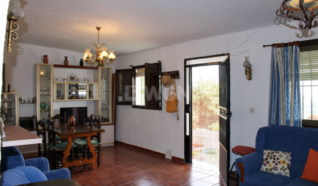 Odsprzedaż - Villa - Nerja - Costa del Sol