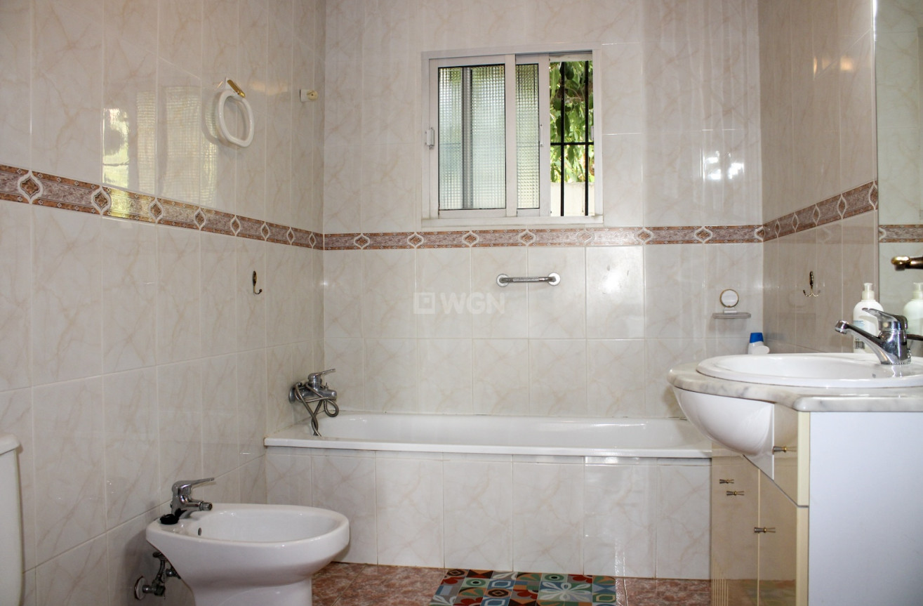 Odsprzedaż - Villa - Nerja - Costa del Sol