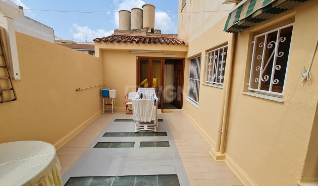 Odsprzedaż - Kamienica - Elda - Inland