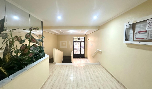 Odsprzedaż - Mieszkanie w bloku - Torrevieja - Acequion