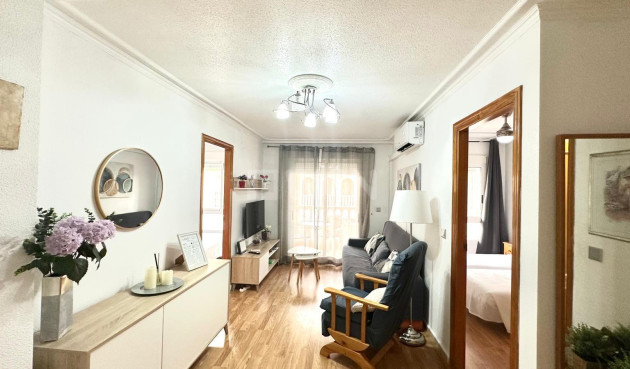Odsprzedaż - Mieszkanie w bloku - Torrevieja - Acequion