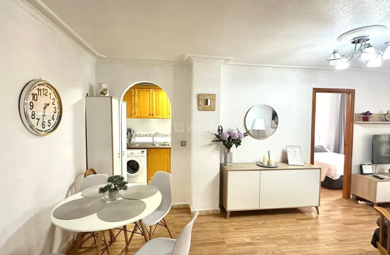 Odsprzedaż - Mieszkanie w bloku - Torrevieja - Acequion