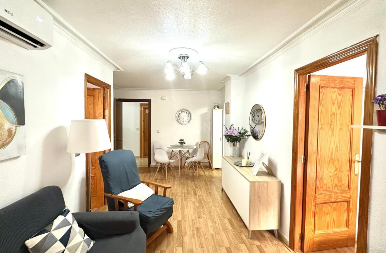 Odsprzedaż - Mieszkanie w bloku - Torrevieja - Acequion