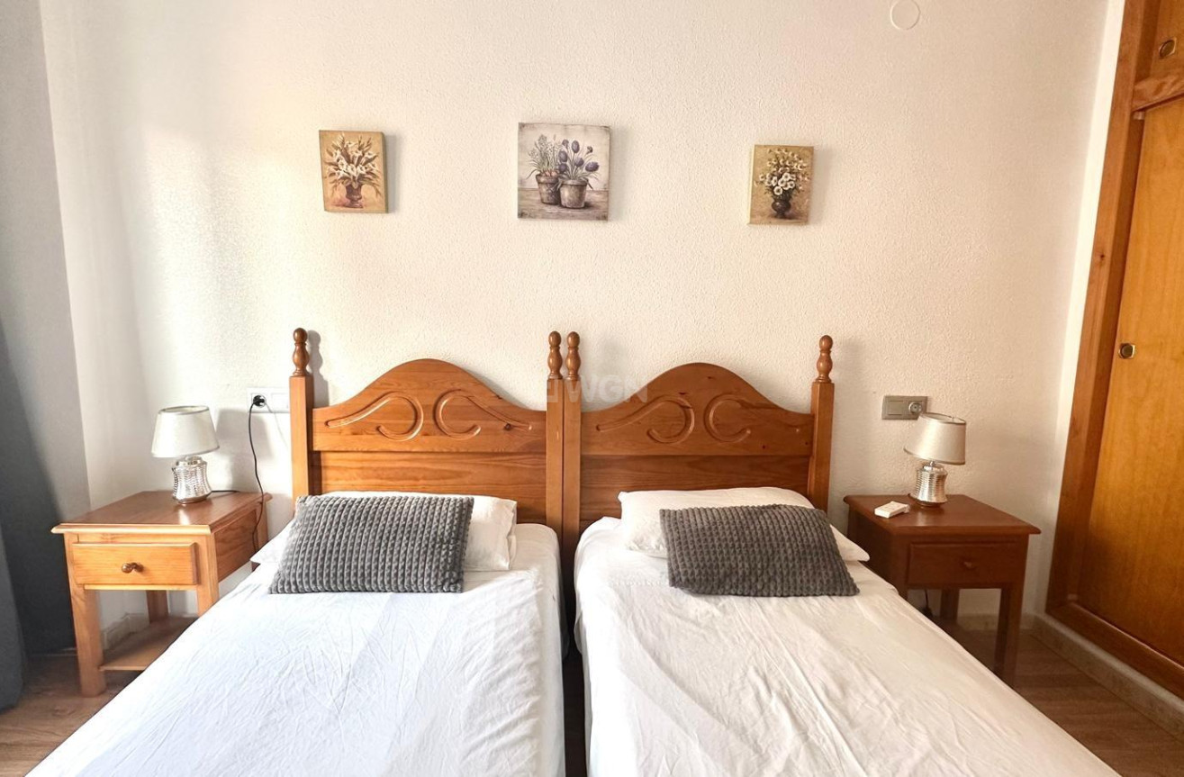 Odsprzedaż - Mieszkanie w bloku - Torrevieja - Acequion