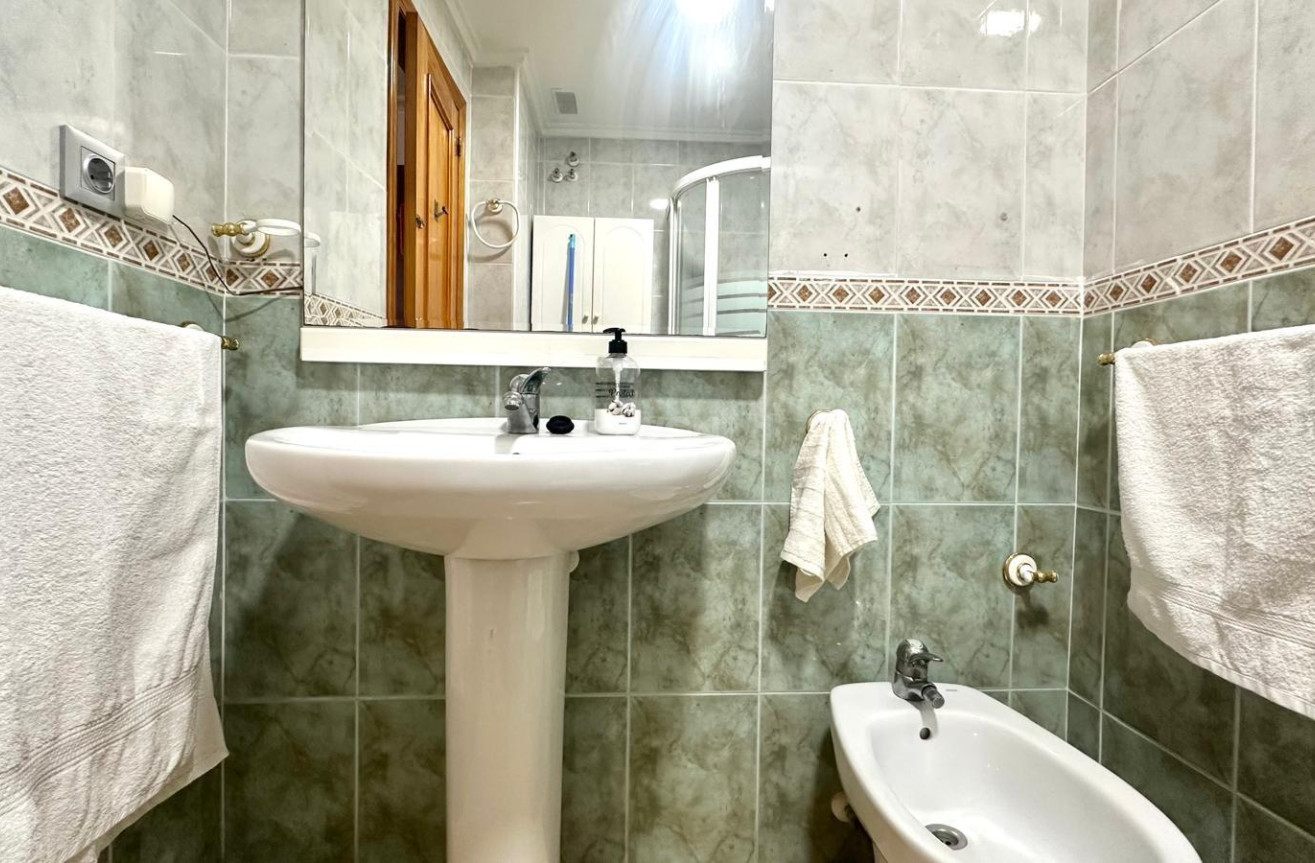 Odsprzedaż - Mieszkanie w bloku - Torrevieja - Acequion