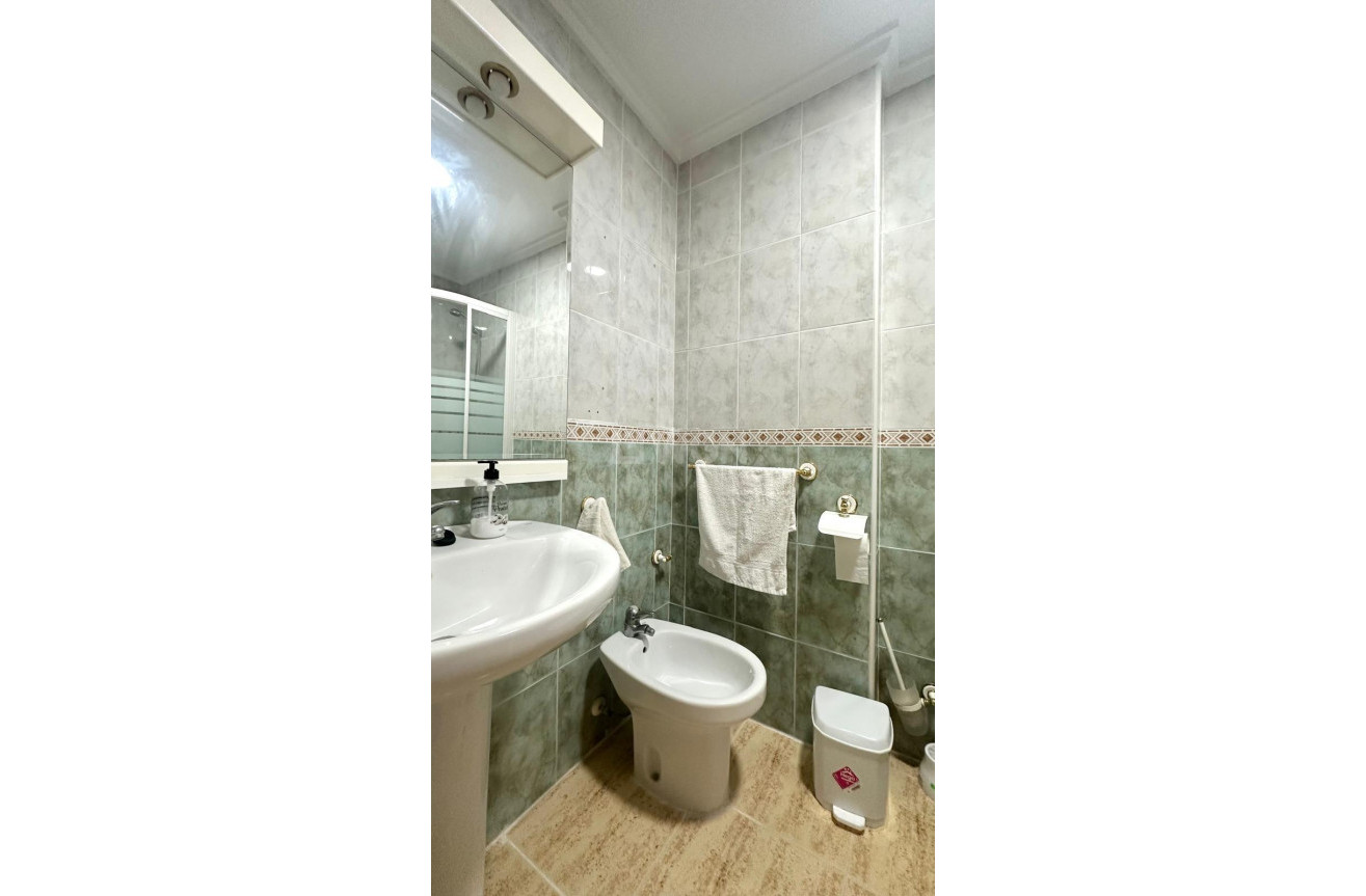 Odsprzedaż - Mieszkanie w bloku - Torrevieja - Acequion