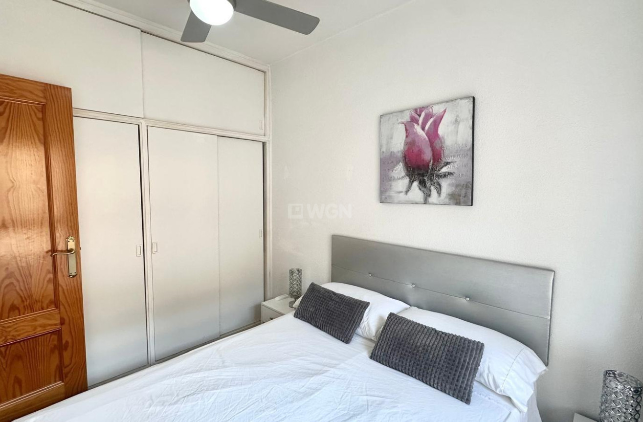 Odsprzedaż - Mieszkanie w bloku - Torrevieja - Acequion