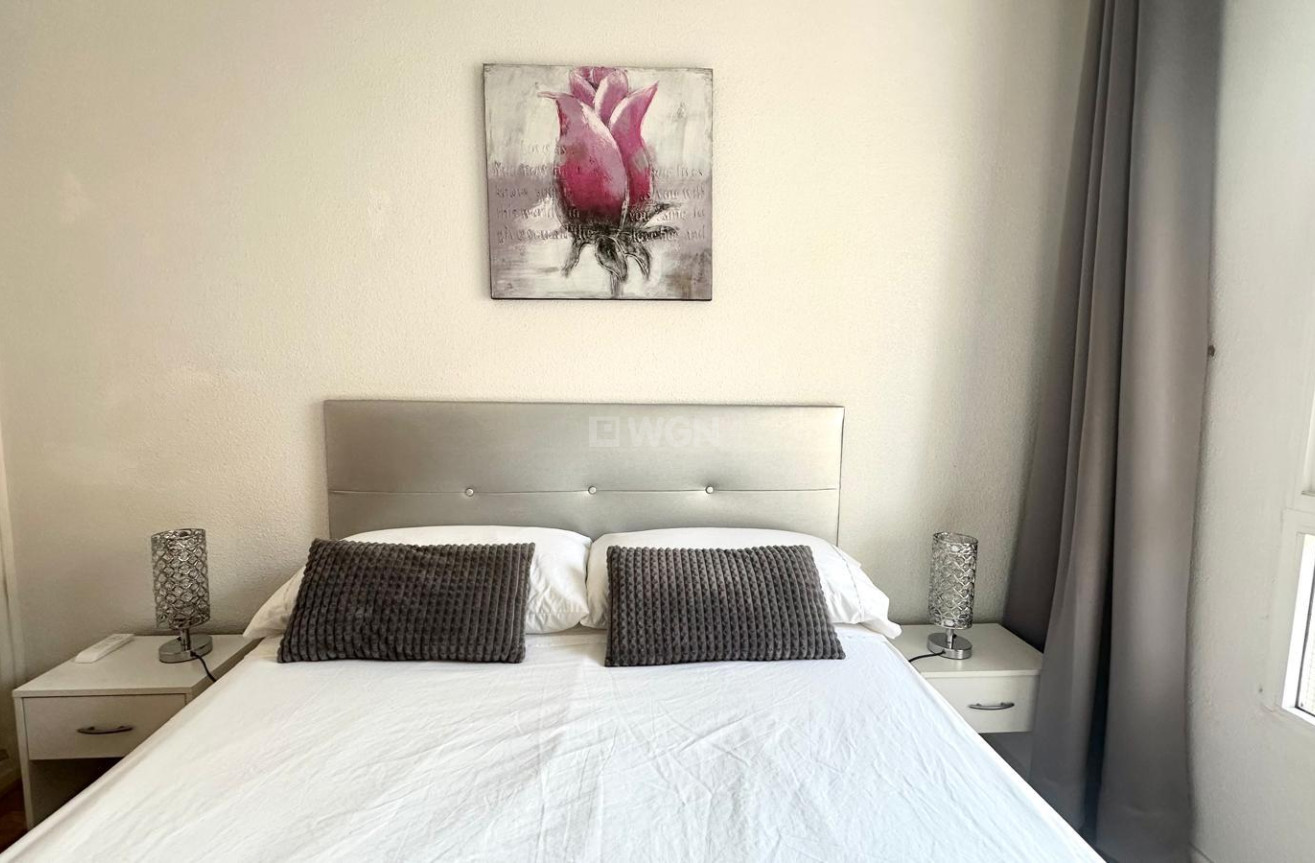 Odsprzedaż - Mieszkanie w bloku - Torrevieja - Acequion