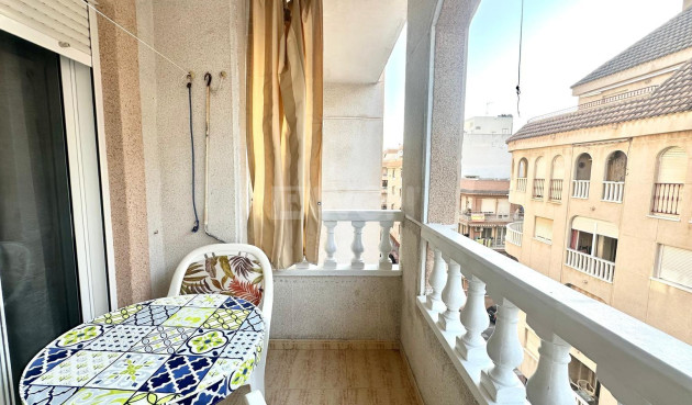 Odsprzedaż - Mieszkanie w bloku - Torrevieja - Acequion