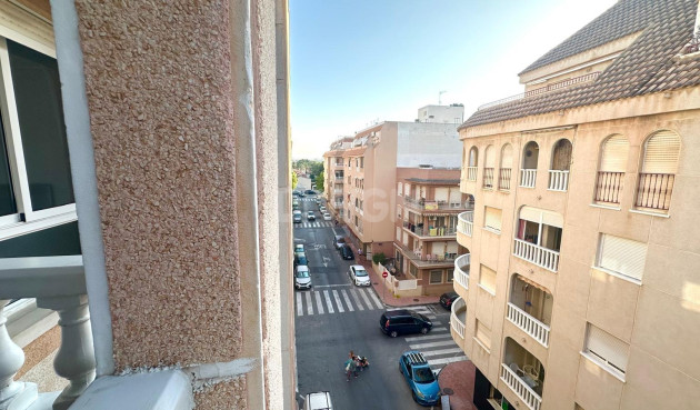 Odsprzedaż - Mieszkanie w bloku - Torrevieja - Acequion