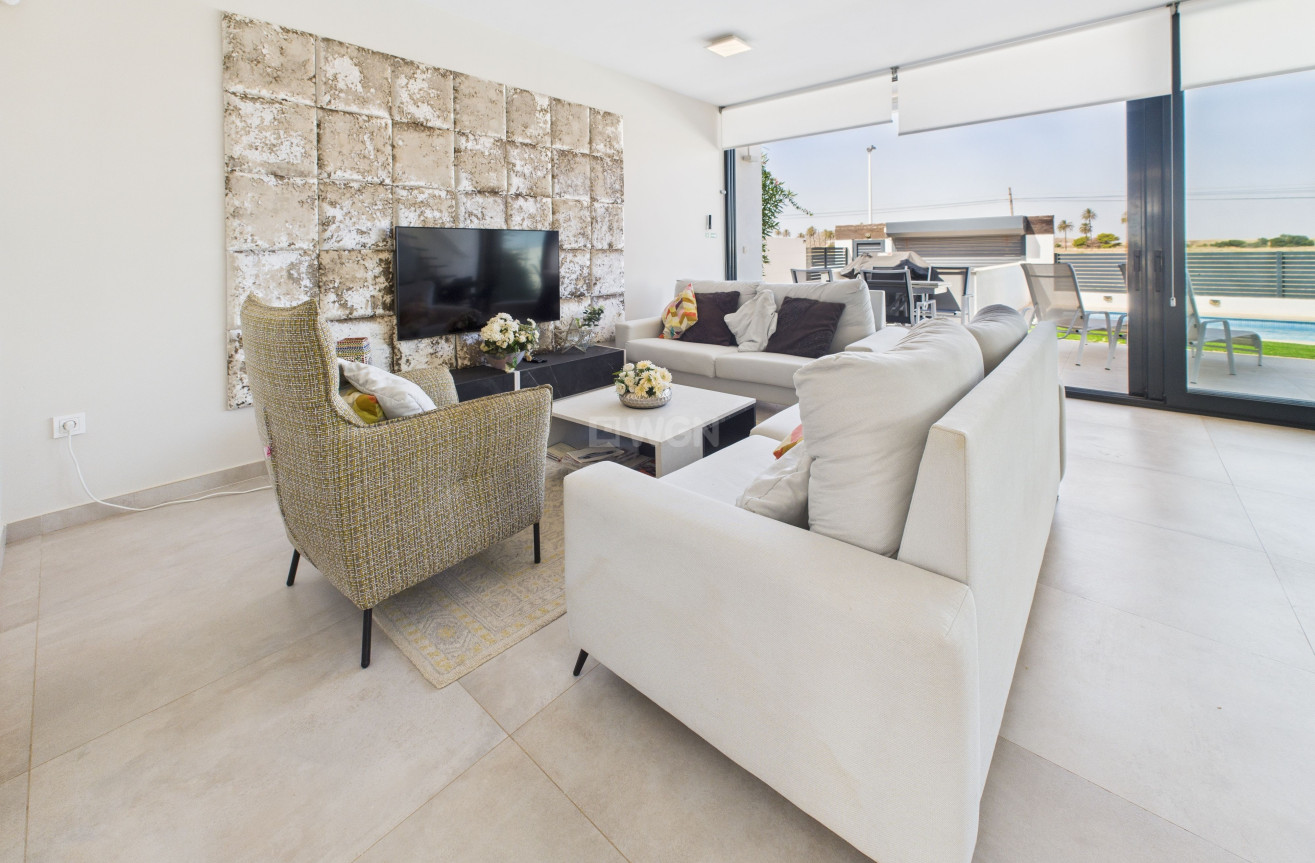 Odsprzedaż - Villa - Mar de Cristal - Costa Calida