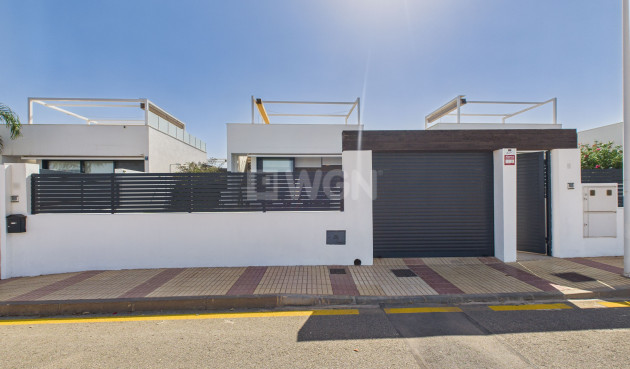 Odsprzedaż - Villa - Mar de Cristal - Costa Calida