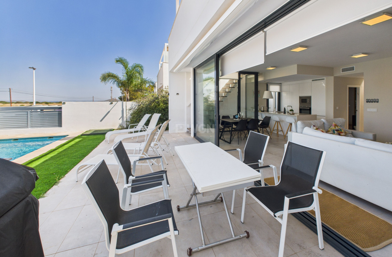 Odsprzedaż - Villa - Mar de Cristal - Costa Calida