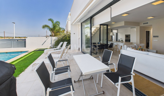 Odsprzedaż - Villa - Mar de Cristal - Costa Calida