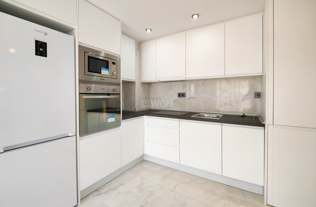 Resale - Apartment / flat - Torrevieja - Costa Blanca