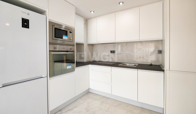 Resale - Apartment / flat - Torrevieja - Costa Blanca