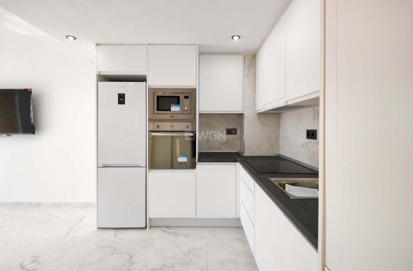 Resale - Apartment / flat - Torrevieja - Costa Blanca