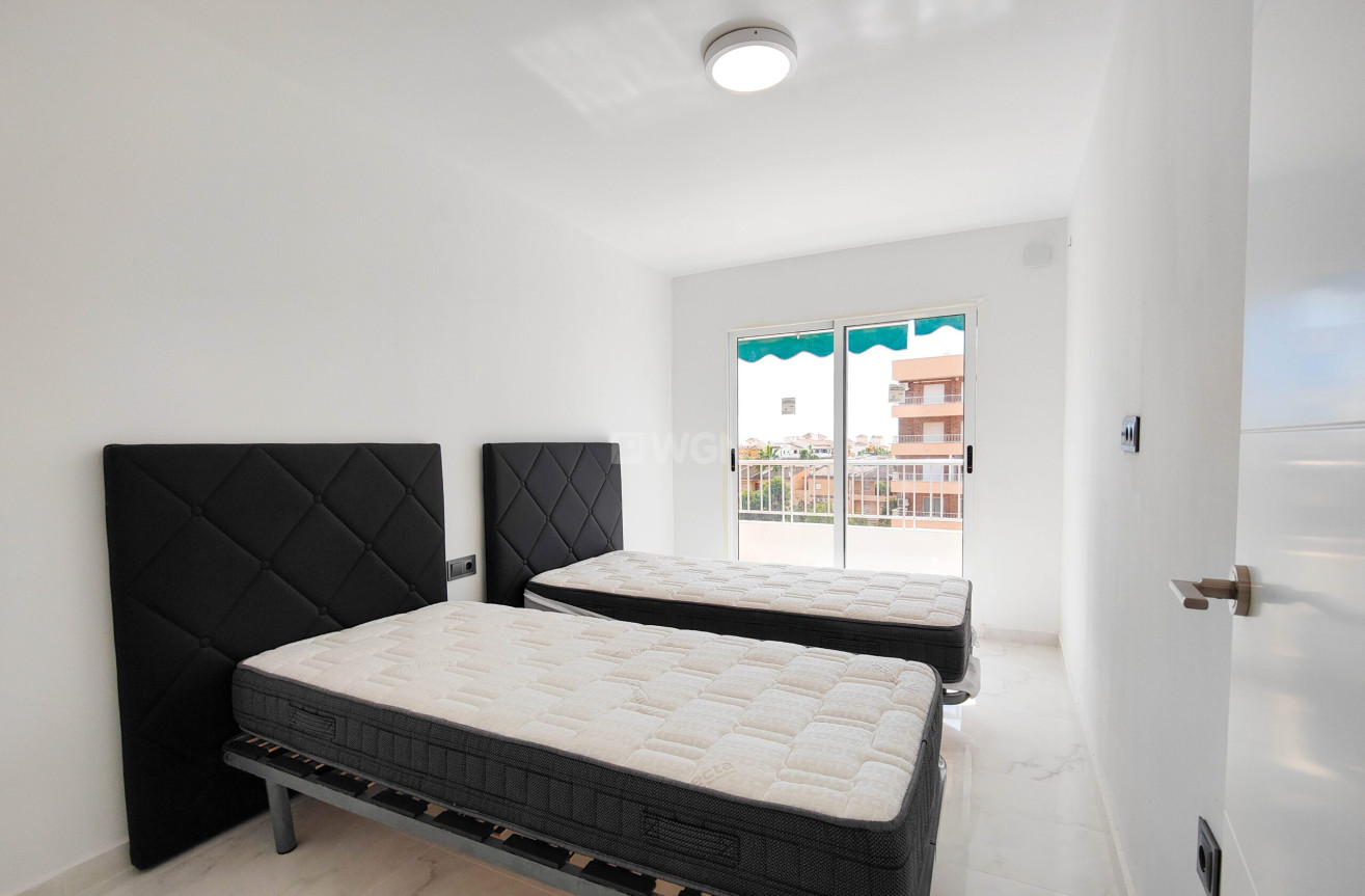 Resale - Apartment / flat - Torrevieja - Costa Blanca